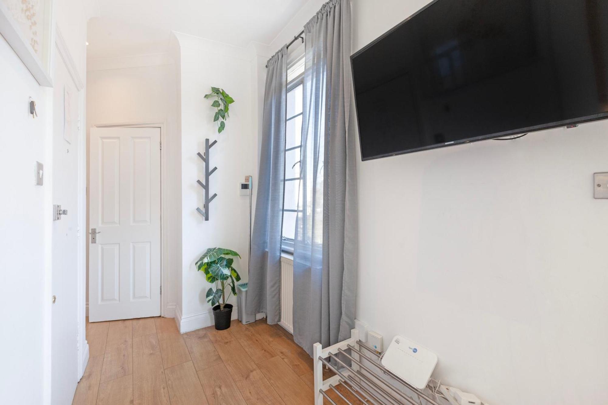 Luxury 2 Bedroom Flat In Royal Crescent * Londres