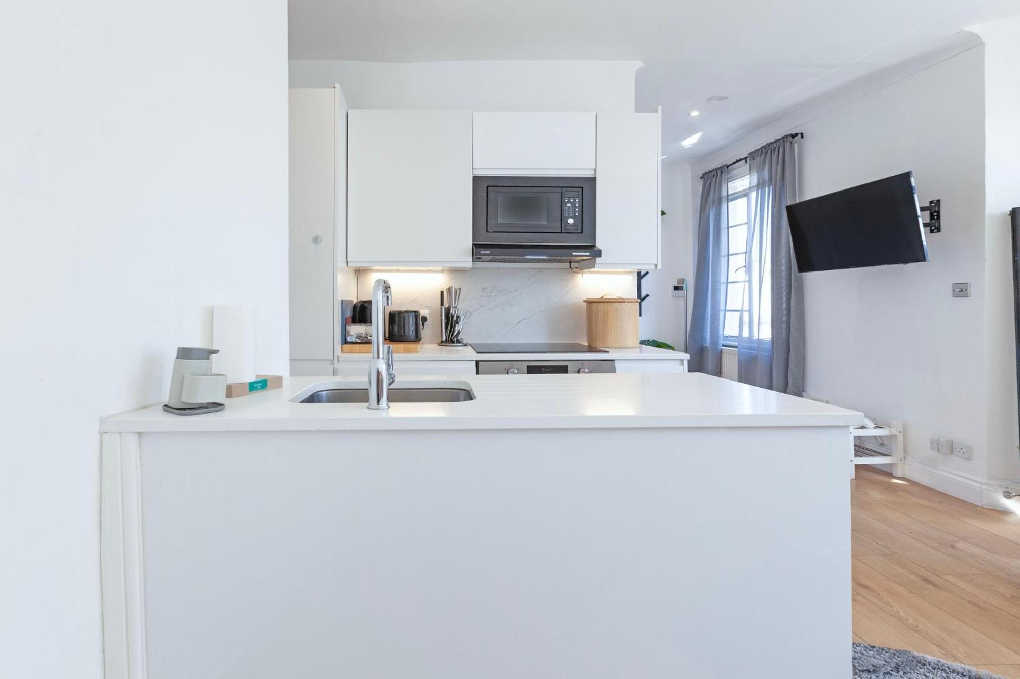 Appartement Luxury 2 Bedroom Flat In Royal Crescent Londen
