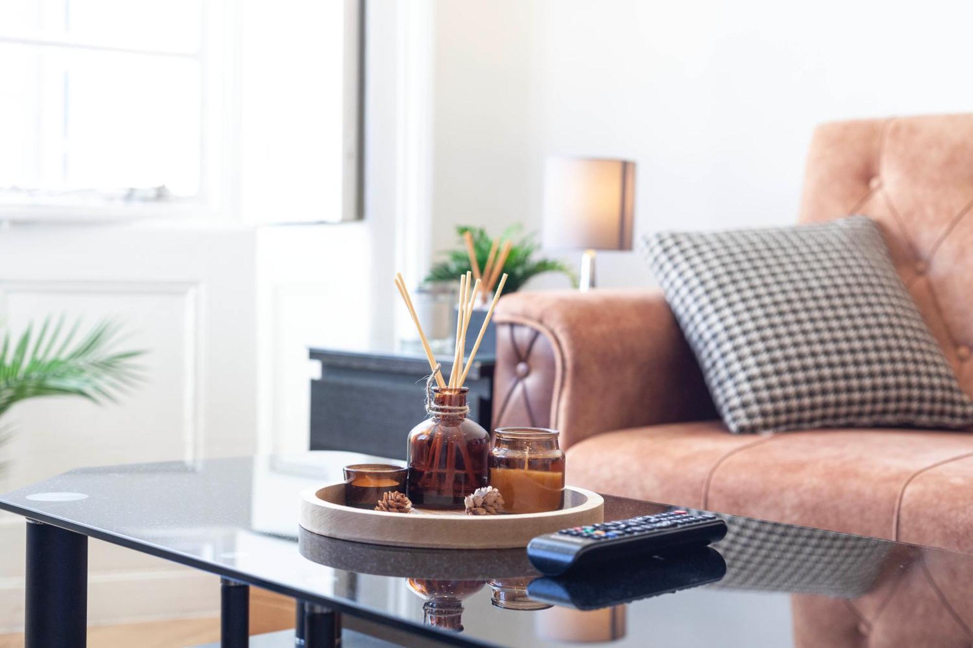 Luxury 2 Bedroom Flat In Royal Crescent *