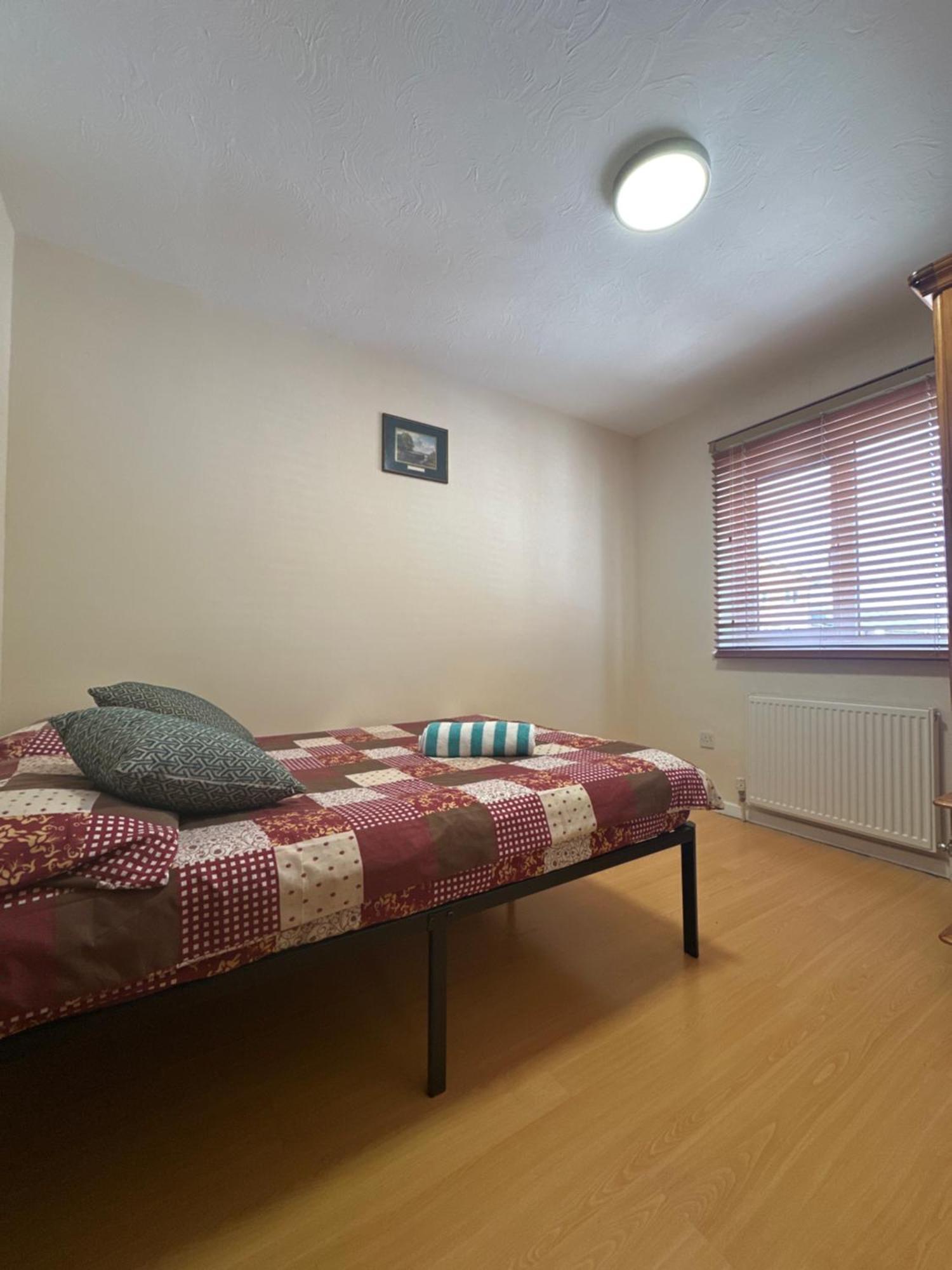 Double Near Airport, Excel In Heart Of Habitación en casa particular Londres