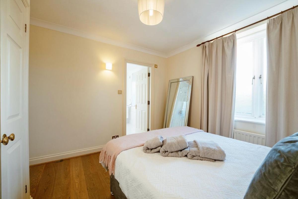 Modern 2-bedroom Next To Chelsea Stadium Apartamento