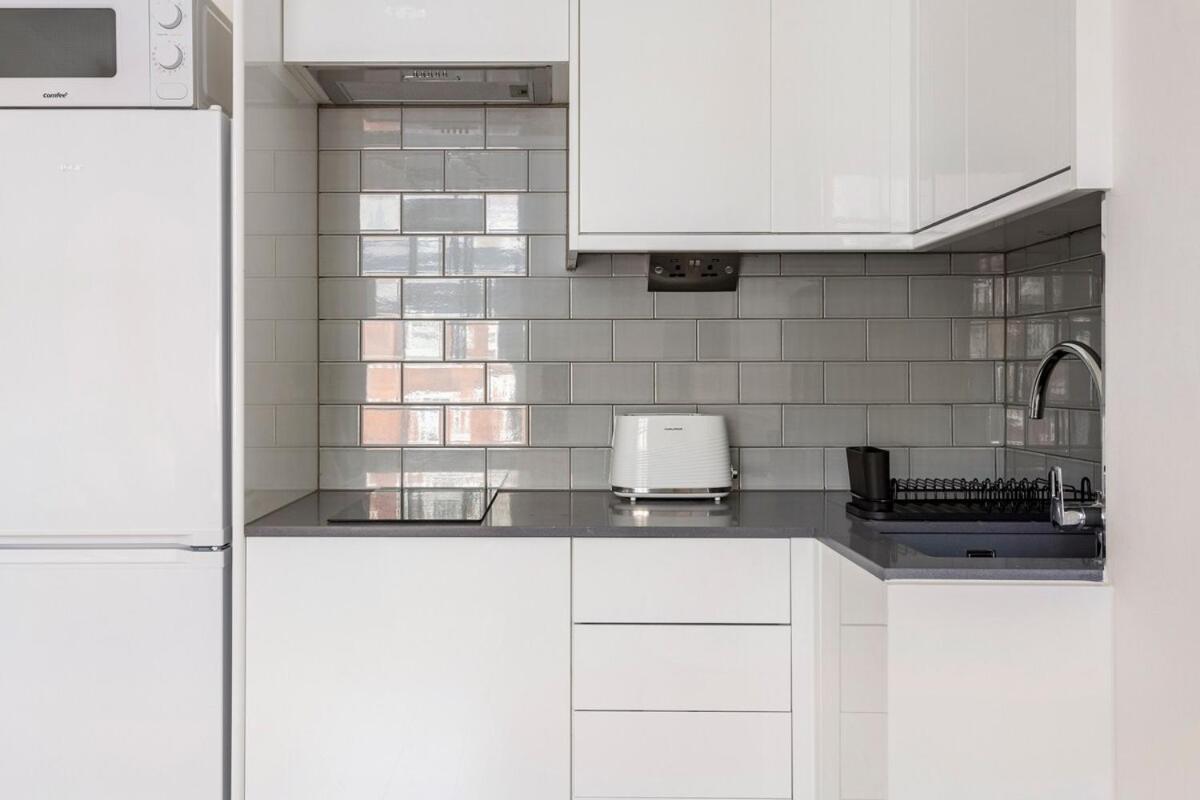 Scott Ellis 1 Appartement *
