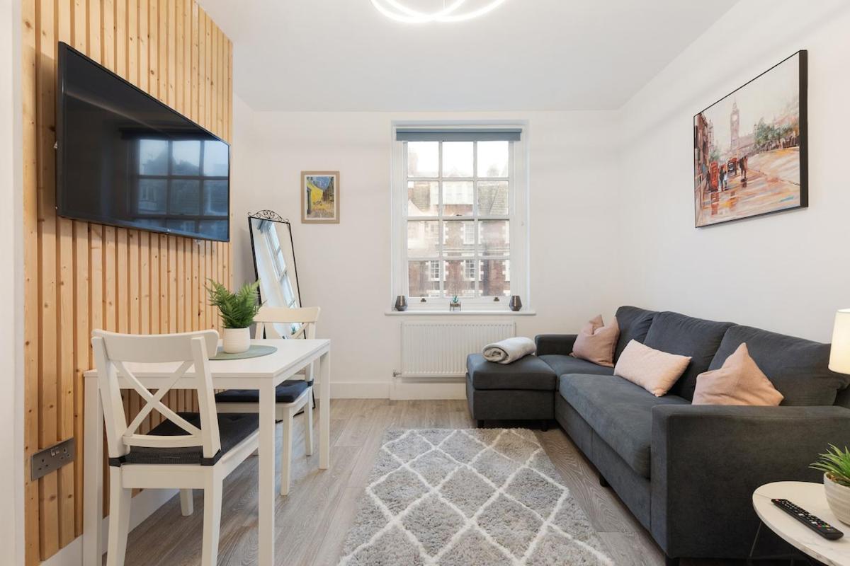 Scott Ellis 1 Appartement