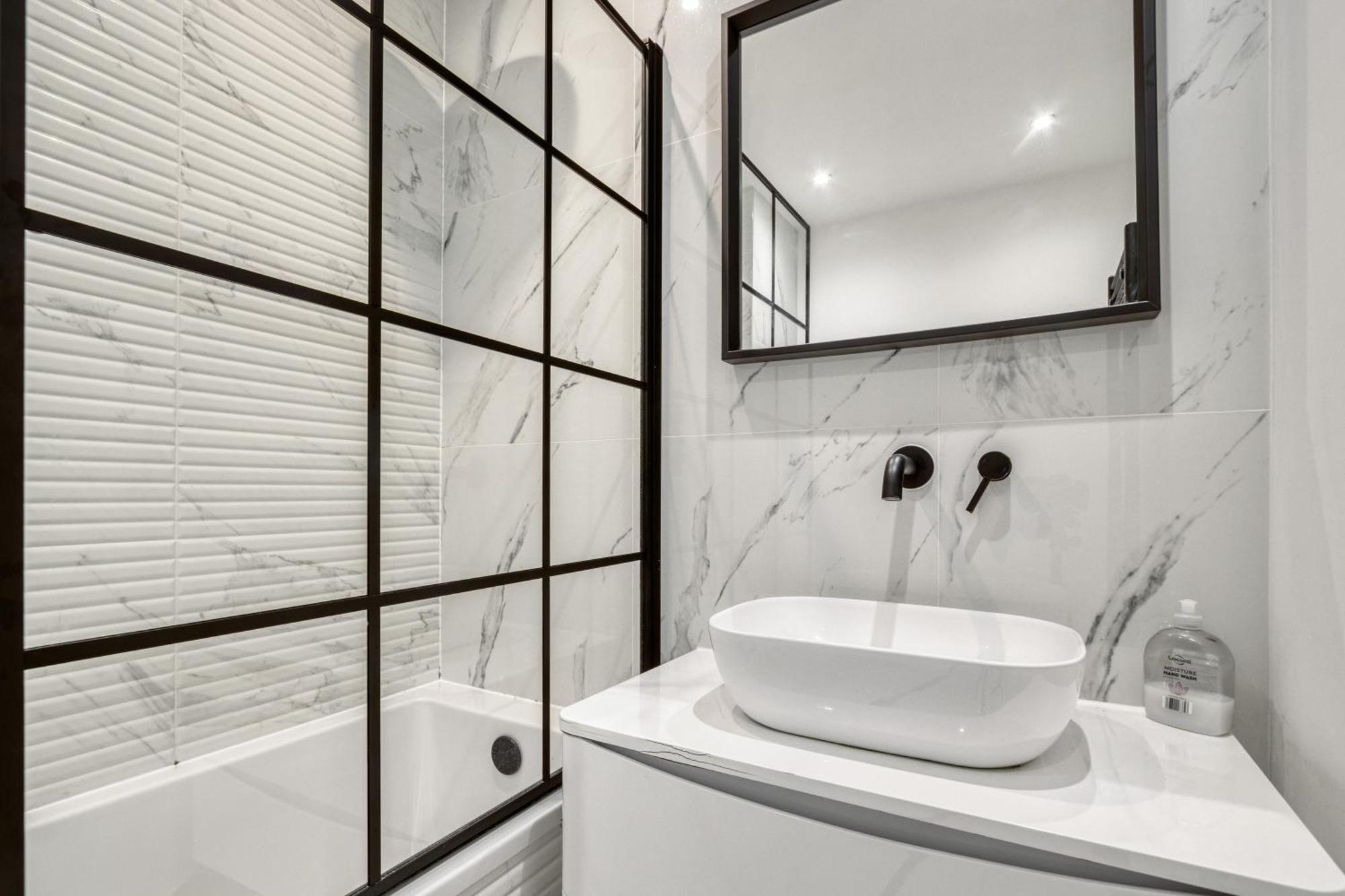 Unique Stylish Duplex 2br 2ba Balcony Appartement *