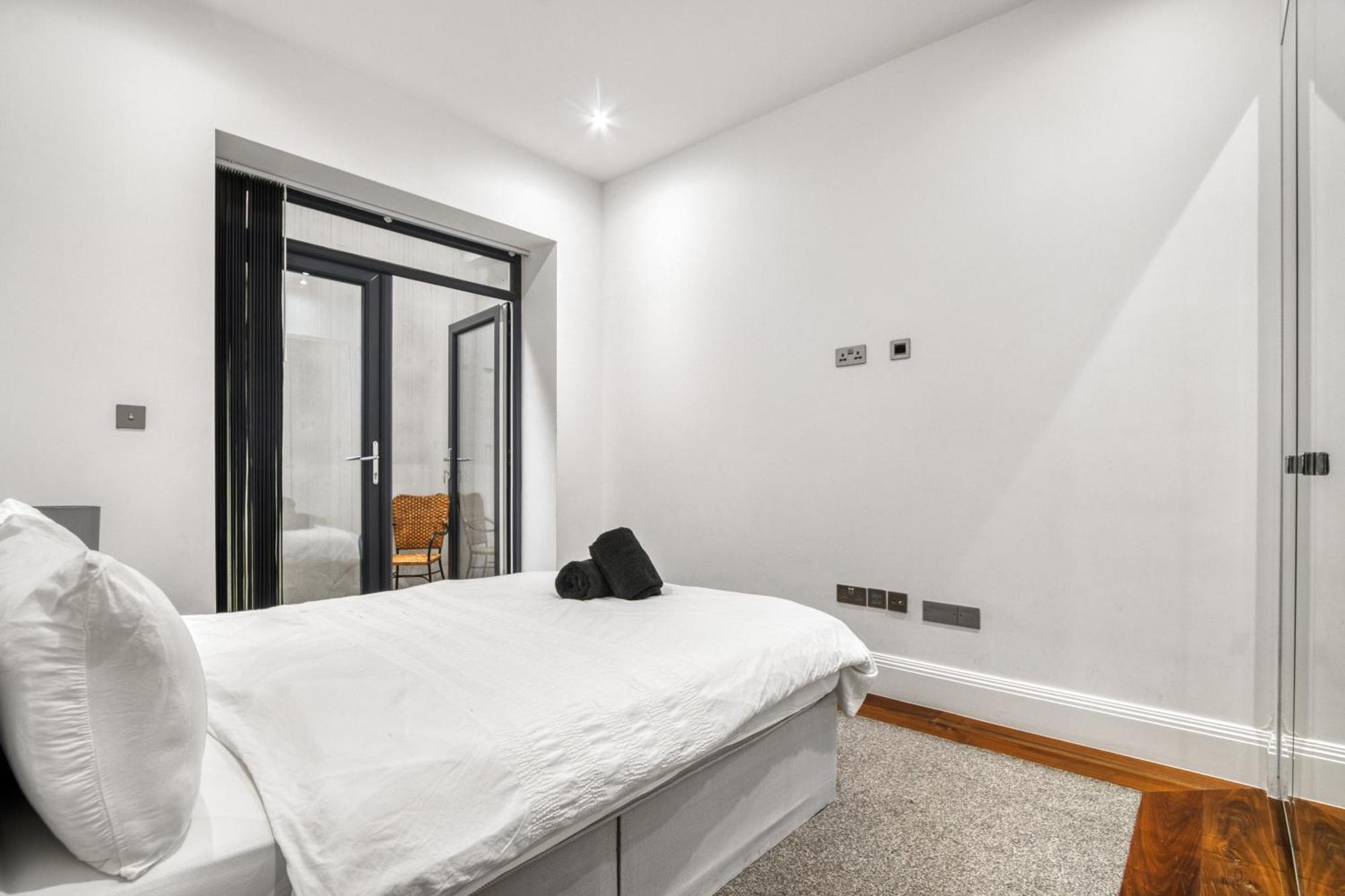Elegant & Spacious House 3br 3ba Balcony Patio Appartement