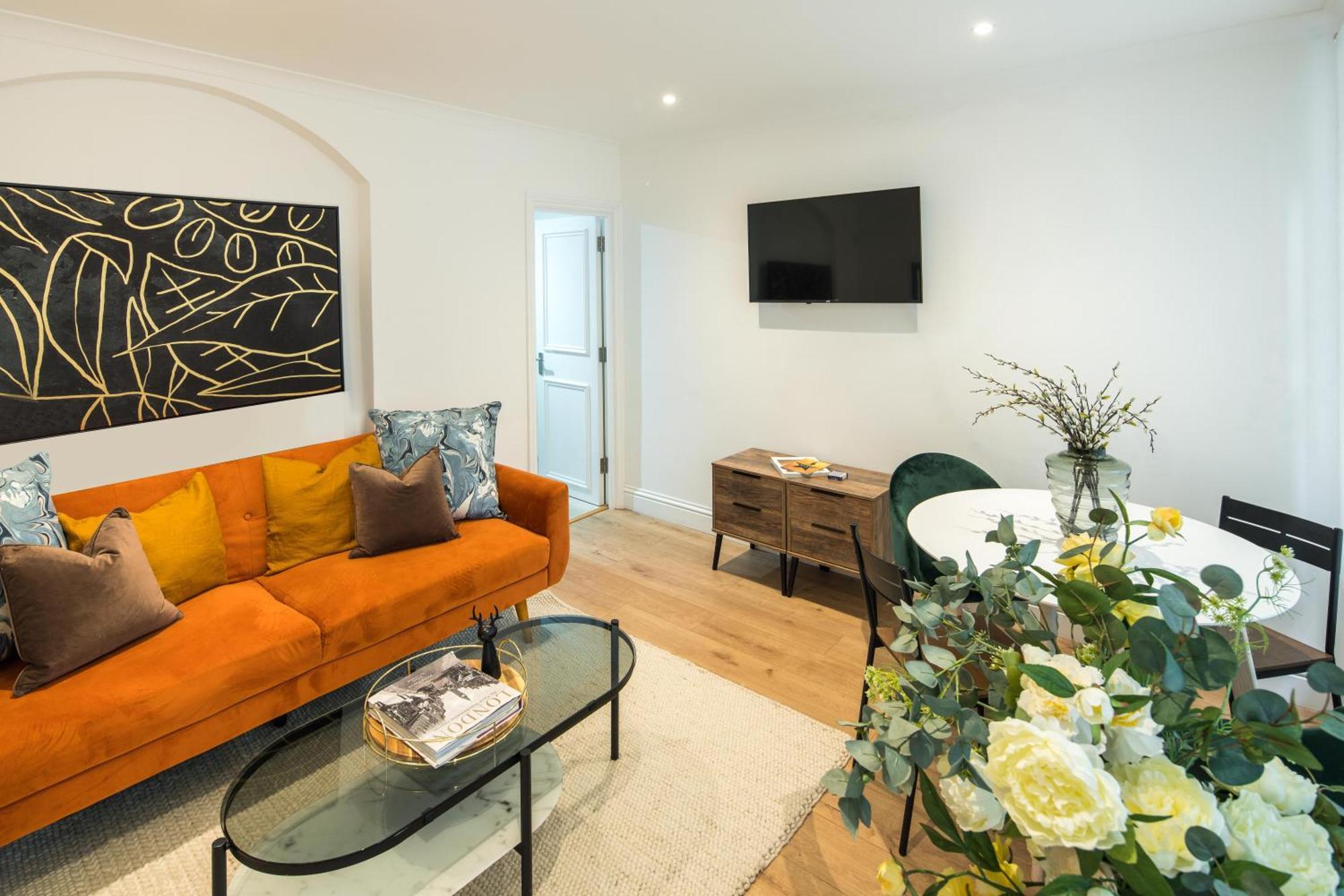 One Bedroom And 2 Bed In South Kensington-very Lively Area Londres