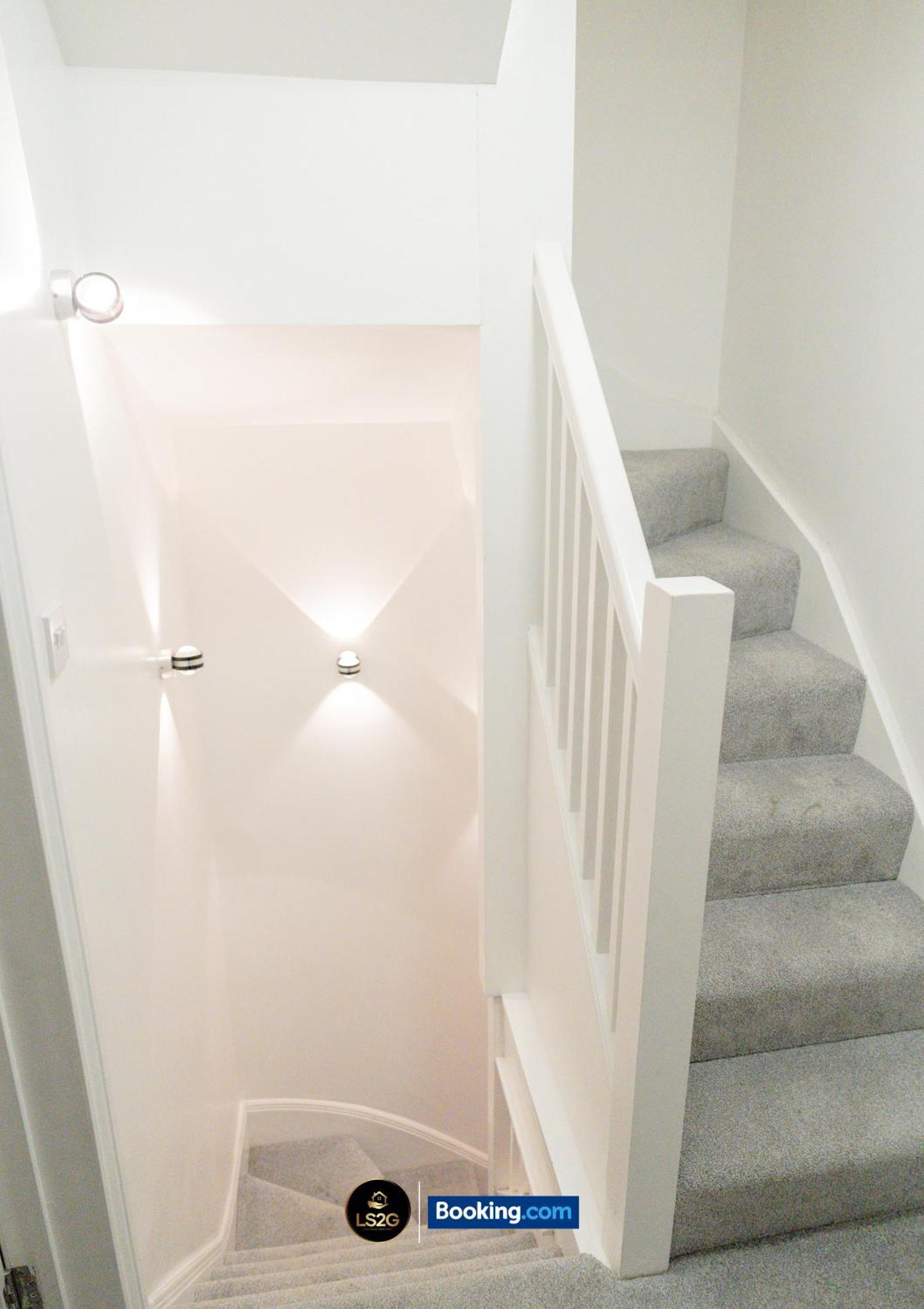 Amazing 3 Bedroom House By Ls2g Short Lets & Serviced Greater With Free Parking Hébergement de vacances