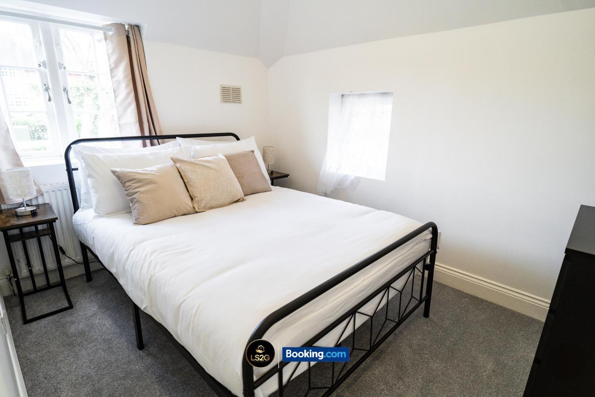 Amazing 3 Bedroom House By Ls2g Short Lets & Serviced Greater With Free Parking Hébergement de vacances