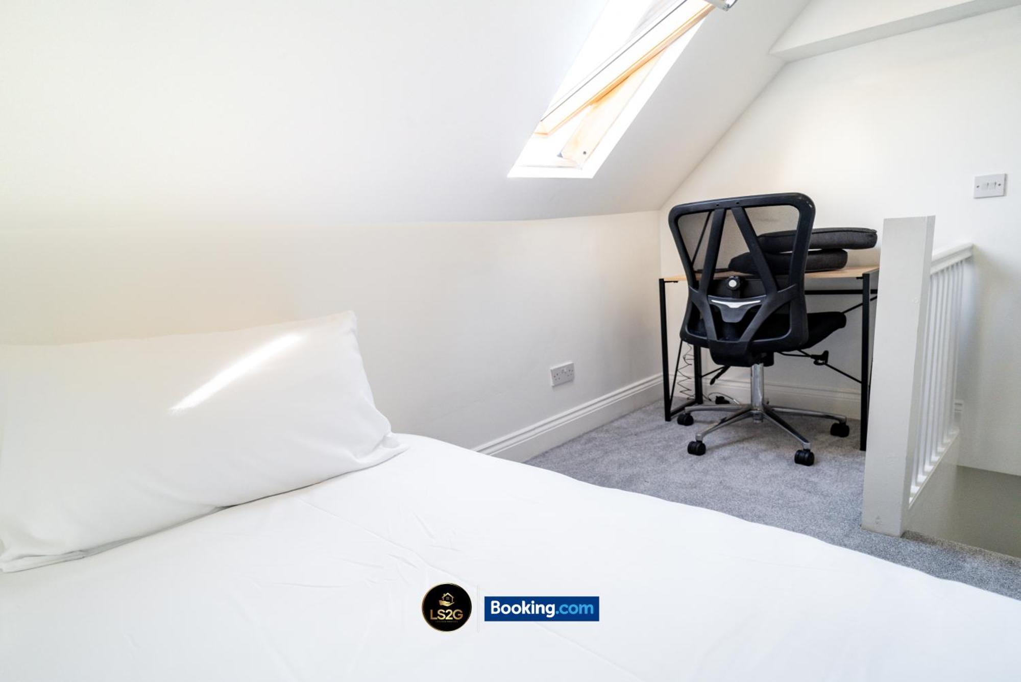 Amazing 3 Bedroom House By Ls2g Short Lets & Serviced Greater With Free Parking Hébergement de vacances