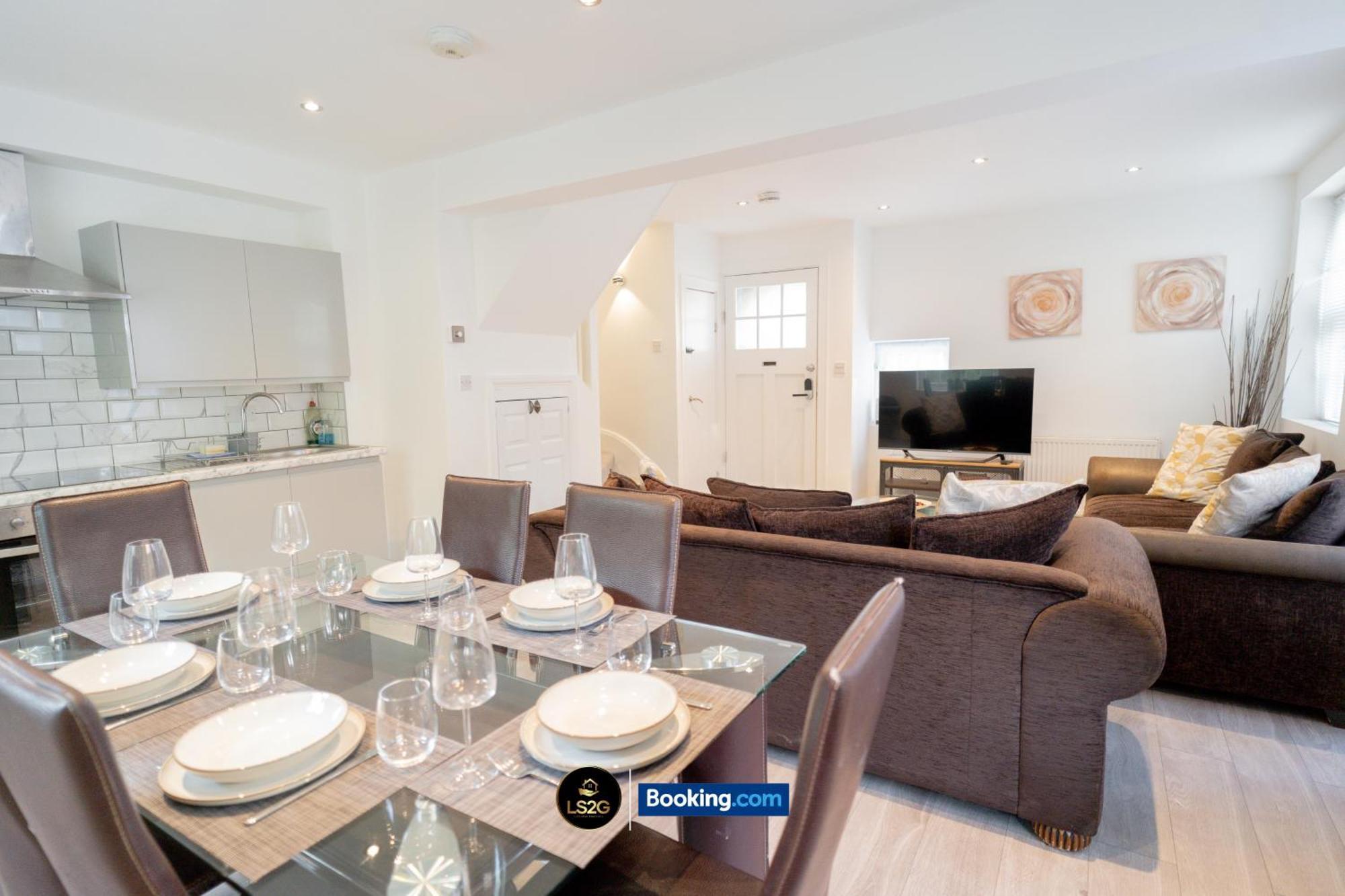 Hébergement de vacances Amazing 3 Bedroom House By Ls2g Short Lets & Serviced Greater With Free Parking