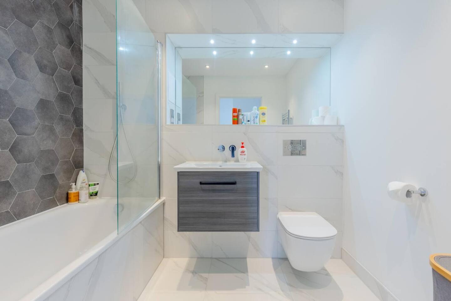 Appartement Stylish 2 Bed Flat In Battersea With Private Balcony Londres