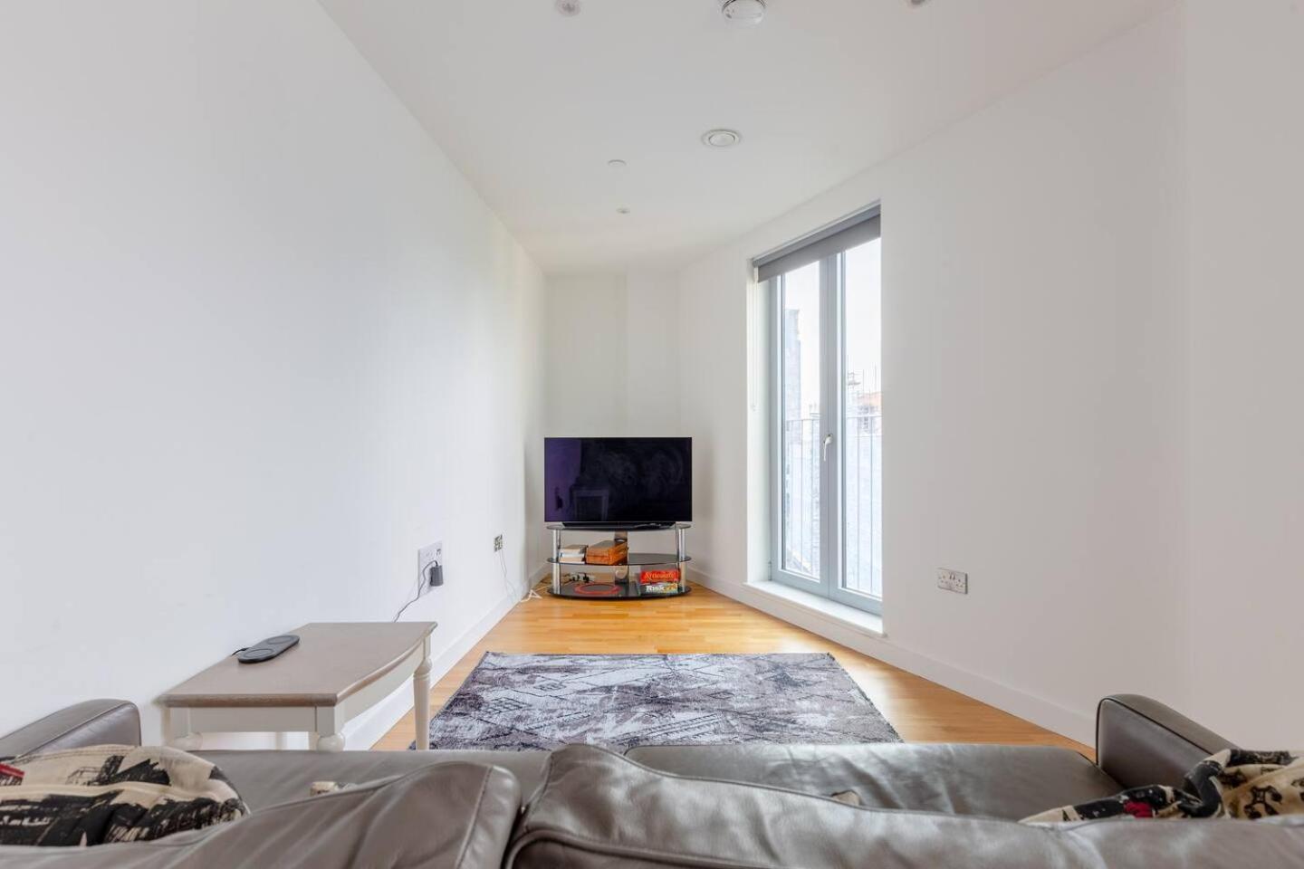Stylish 2 Bed Flat In Battersea With Private Balcony Appartement