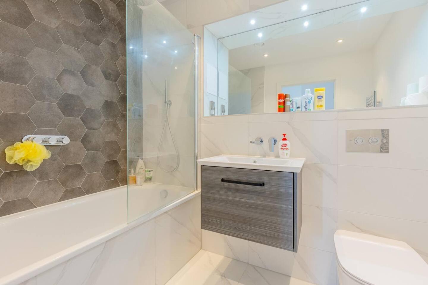 Appartement Stylish 2 Bed Flat In Battersea With Private Balcony