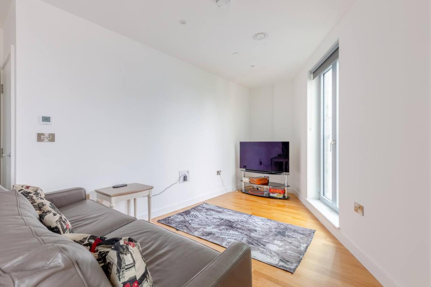 Stylish 2 Bed Flat In Battersea With Private Balcony * Londres