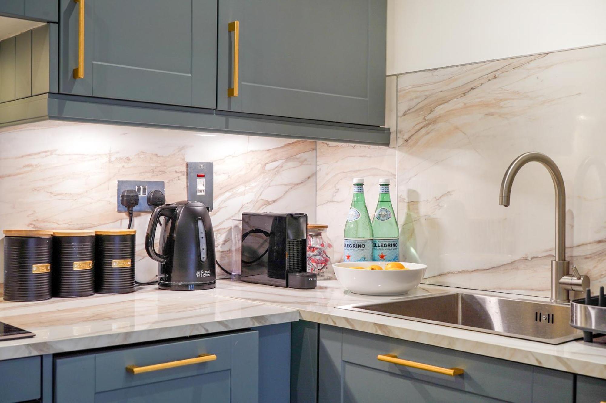 Hr2 - Charming 1-bed Near Holland Park Londen