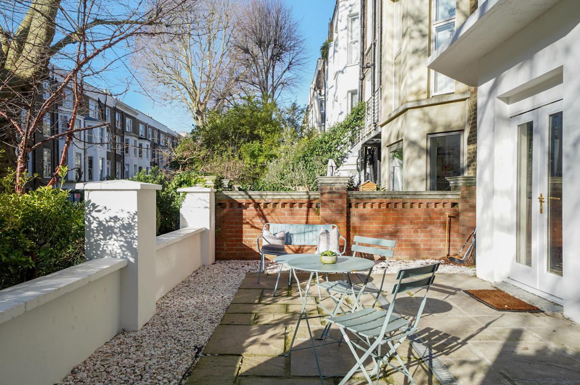 Hr2 - Charming 1-bed Near Holland Park Londen
