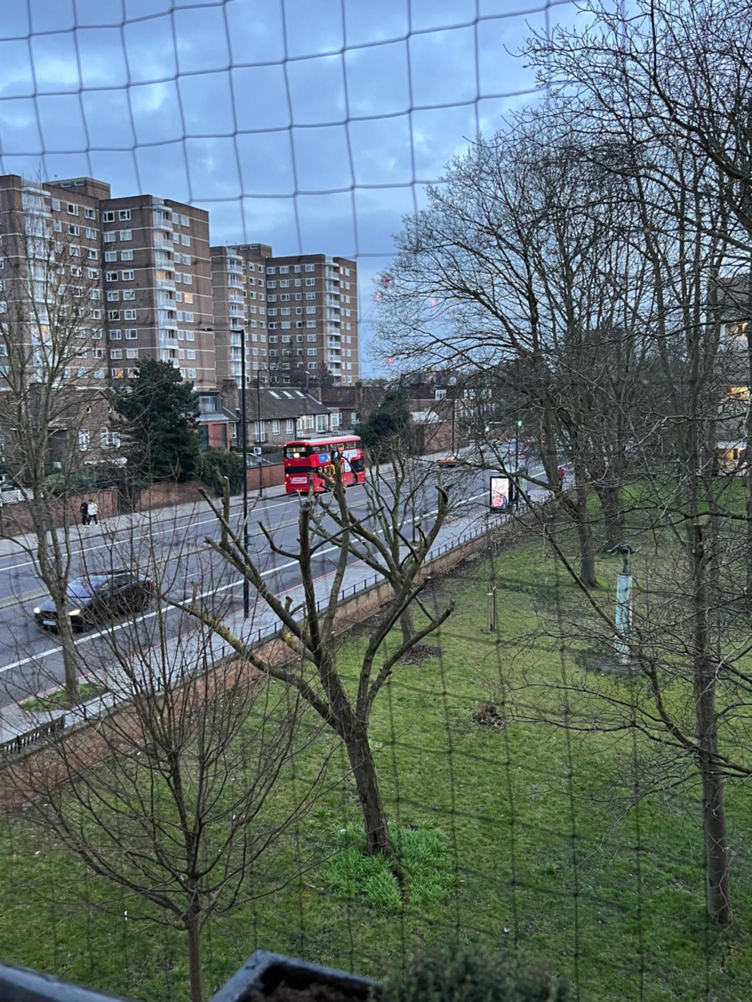 Amazing Location 2 Bed Swiss Londres
