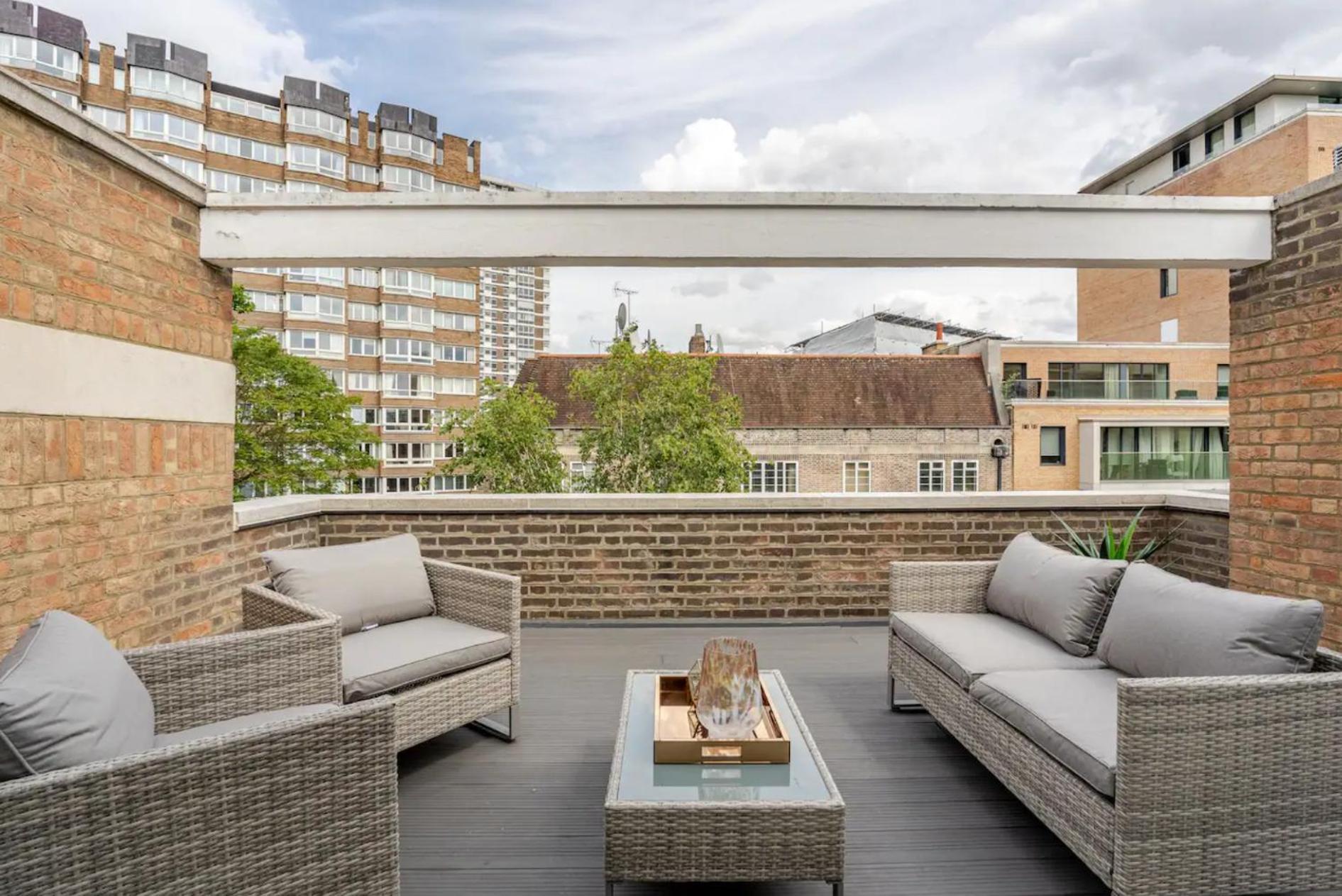 Extra Large Luxury Hyde Park By Mayfair Villa *