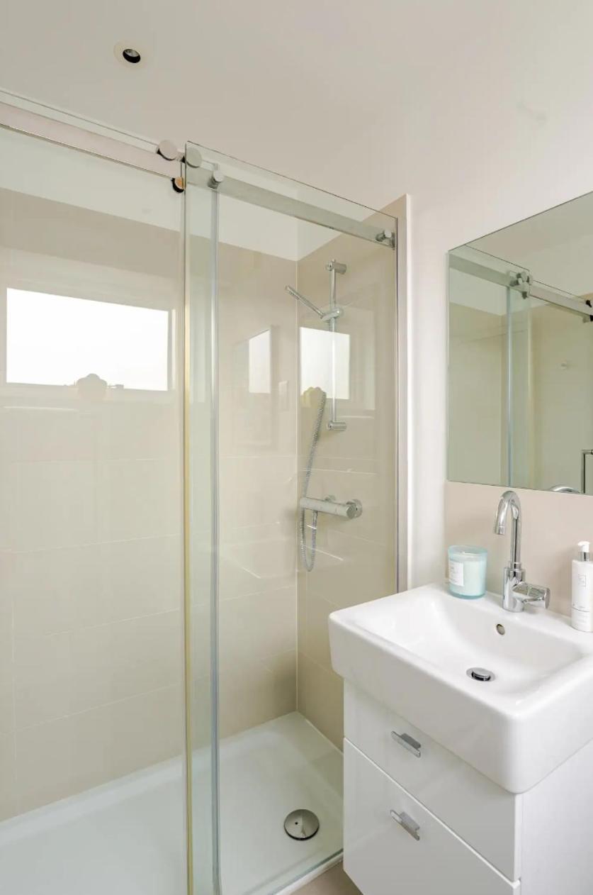 Extra Large Luxury Hyde Park By Mayfair Villa