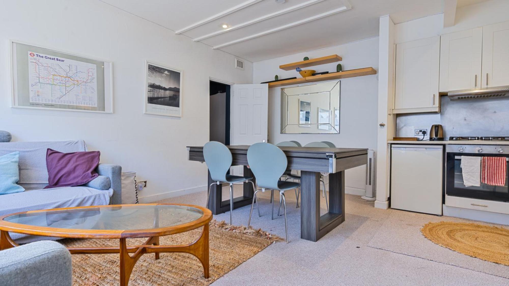Ferienhaus Pool Table Stylish 3 Bedroom House Long Term