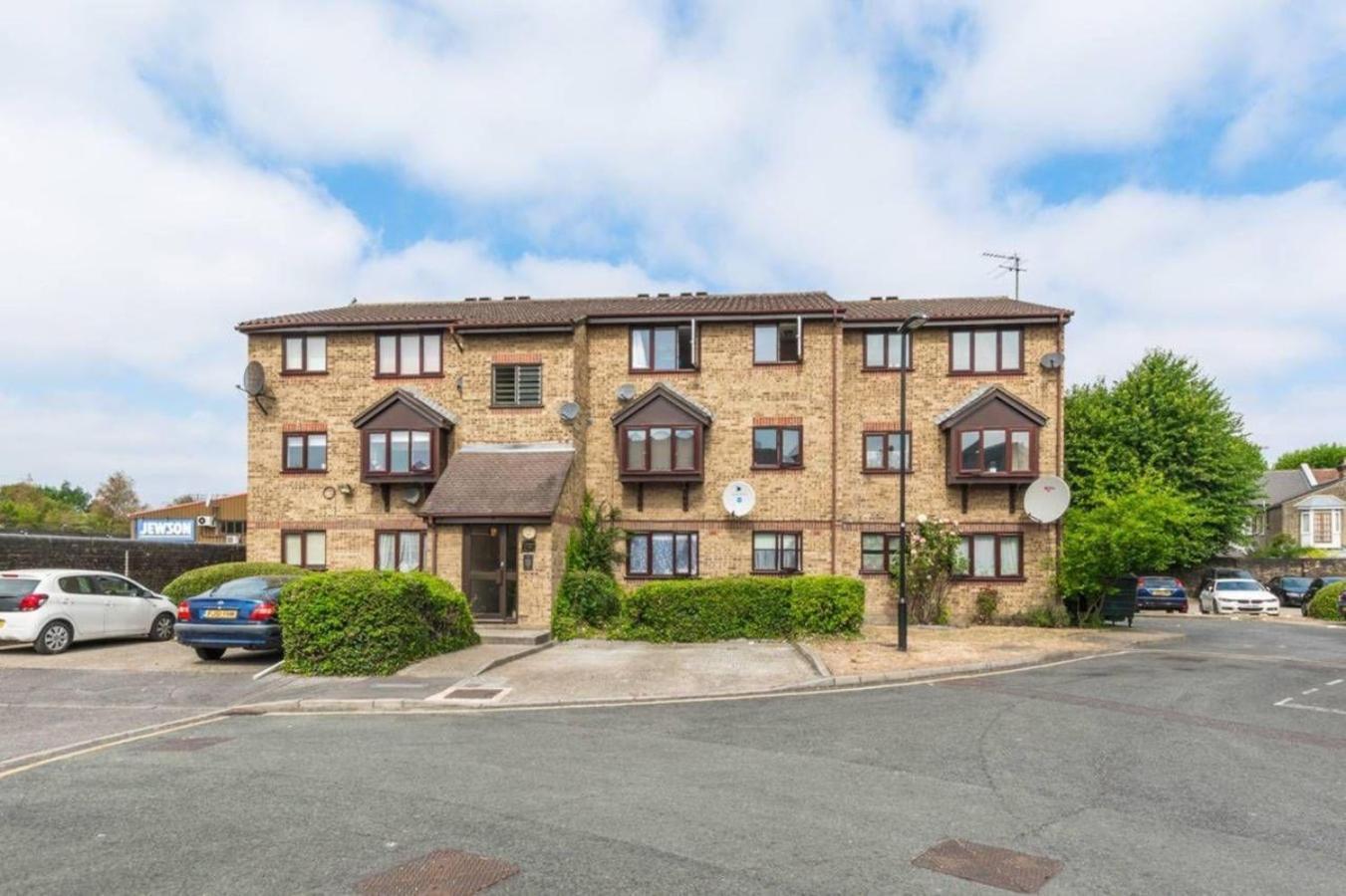 Entire 2 Bed Flat In London, 5 Mins From Tube Appartement *