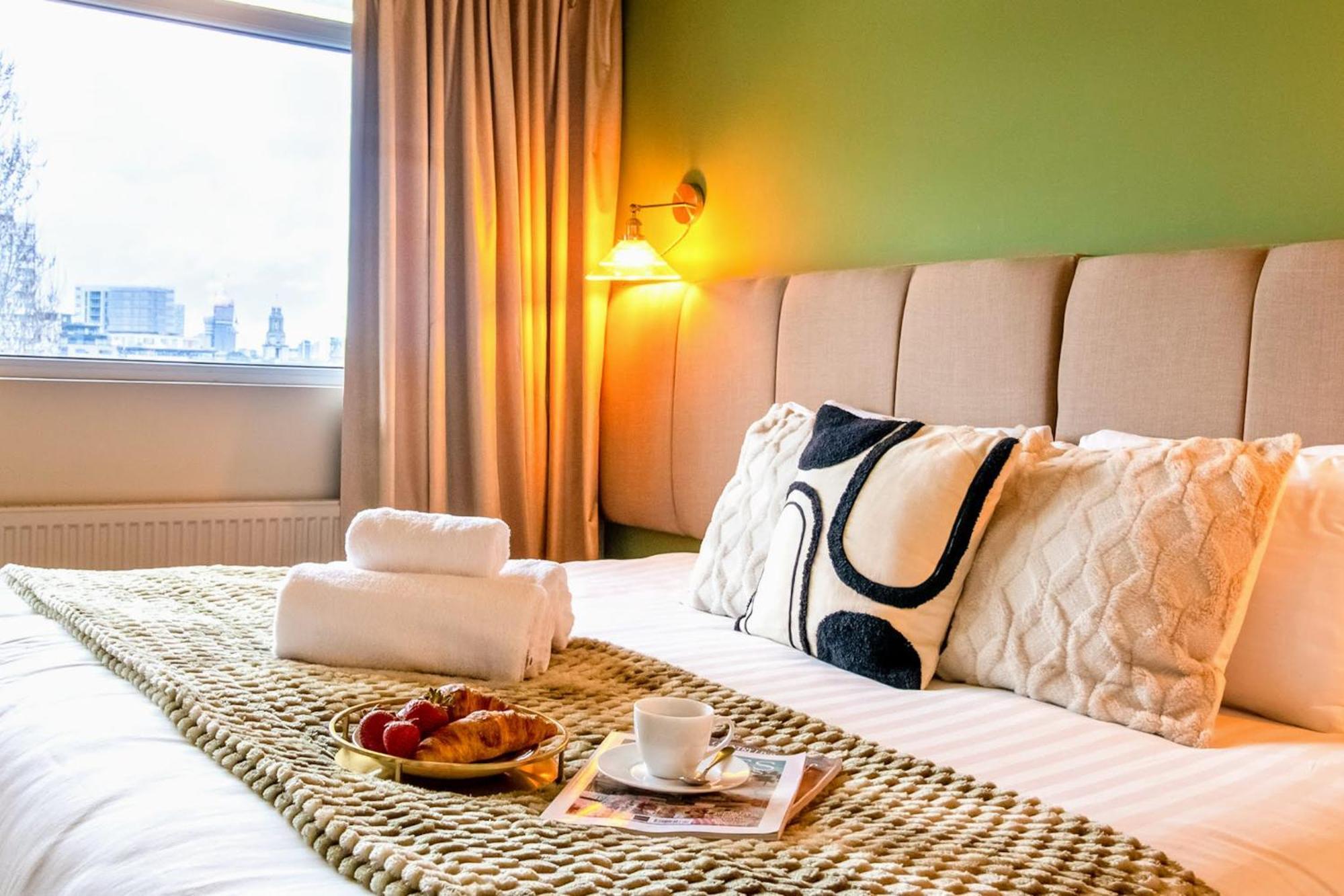 2br Flat King Bed 4 Min To Dlr Easy Access Apartamento *