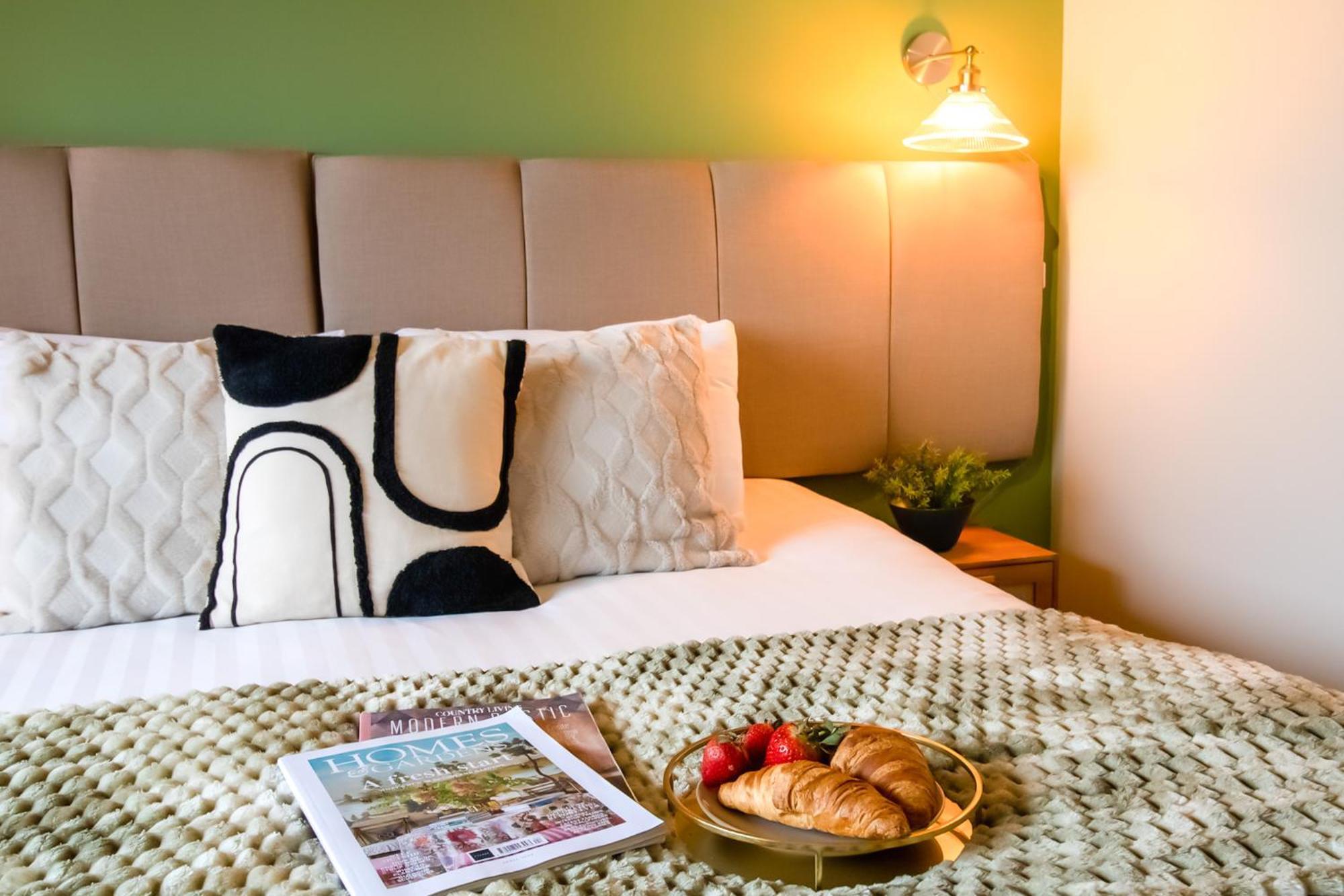 Apartamento 2br Flat King Bed 4 Min To Dlr Easy Access Londres