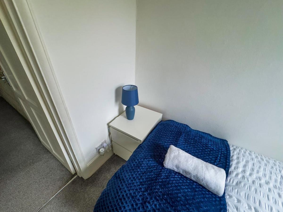 Spacious 3 Bed Apartment, 10 Mins From Wembley Stadium With Private Garden Appartement *