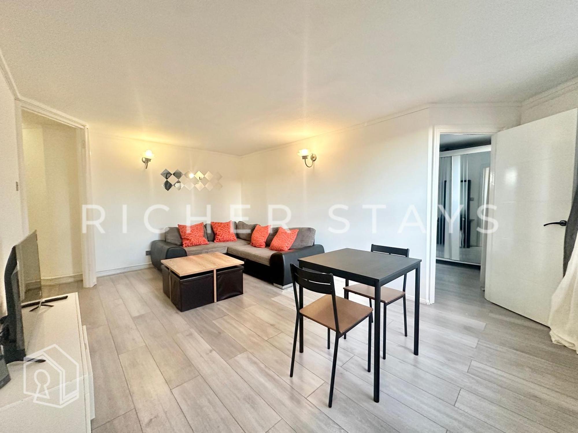 Chelsea Riverside 1-bed Flat *