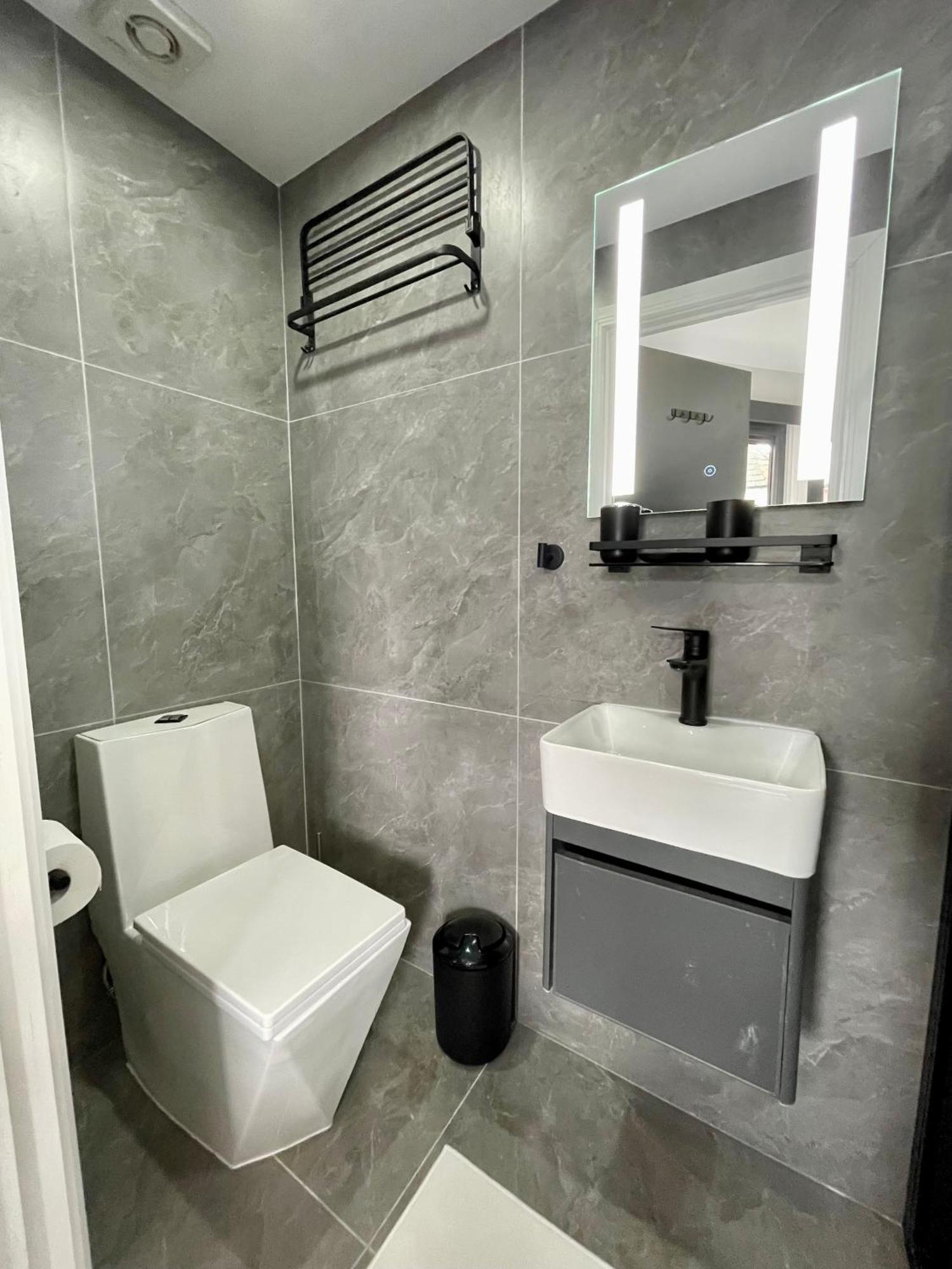 Luxury In Vibrant Area Londen