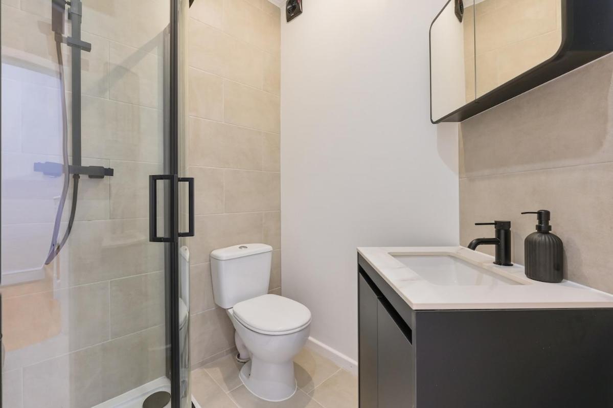 Bright 2 Bed In * Londres