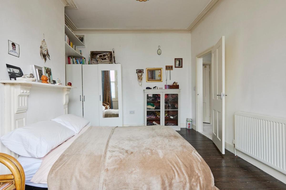 Unique & Charming 2 Bedroom Flat *