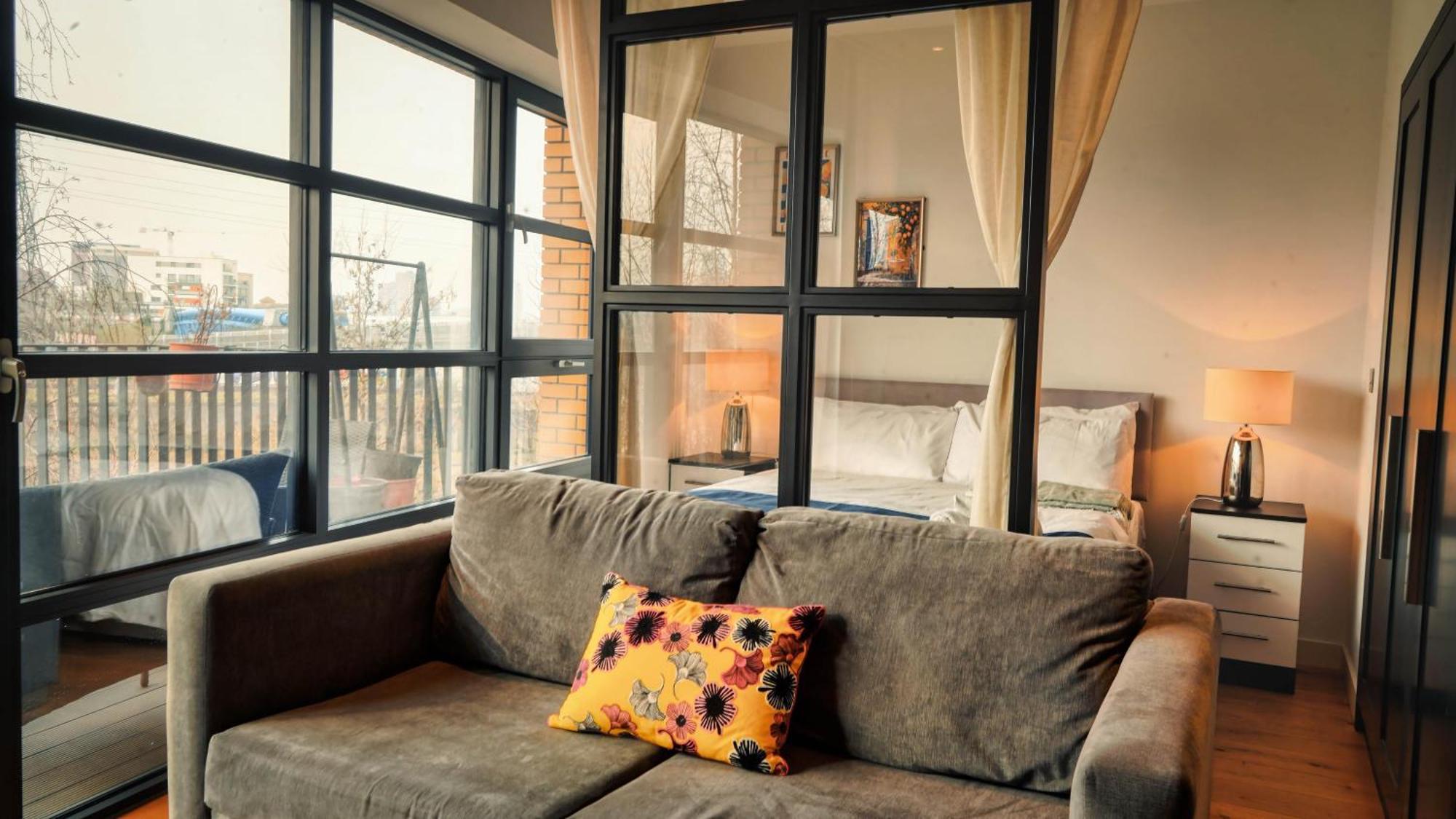 Island 1 Bedroom Luxury Apartments, Private Balcony *
