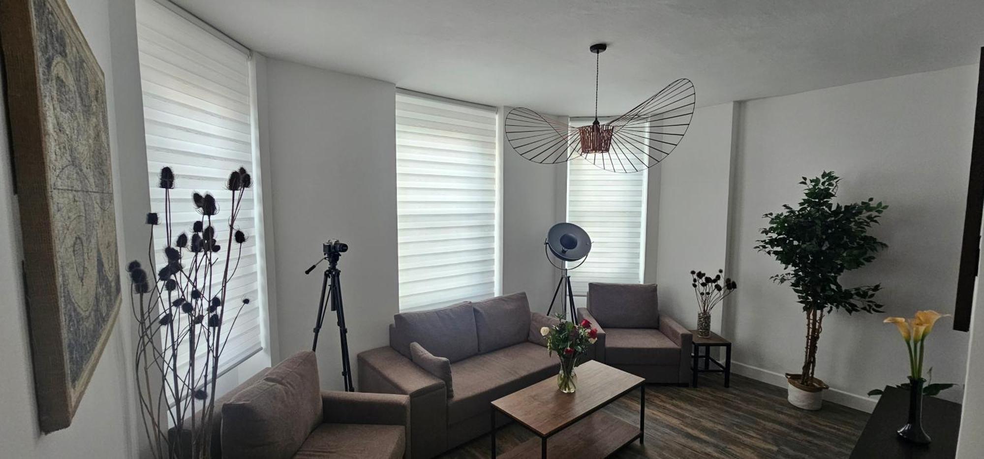 Bridge Stunning 2 Bedroom Apartment *