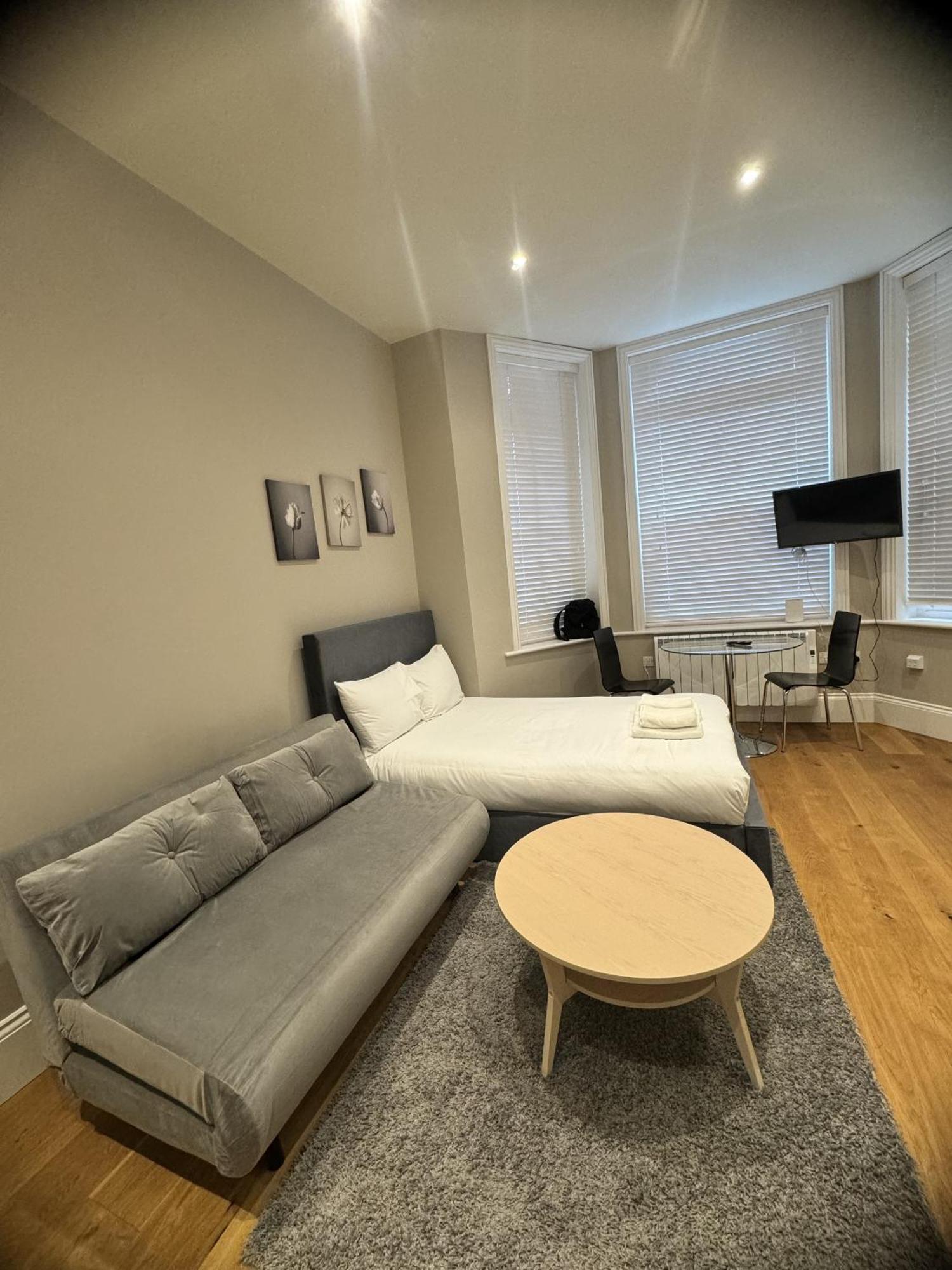 Apartment Fairhazel Gardens