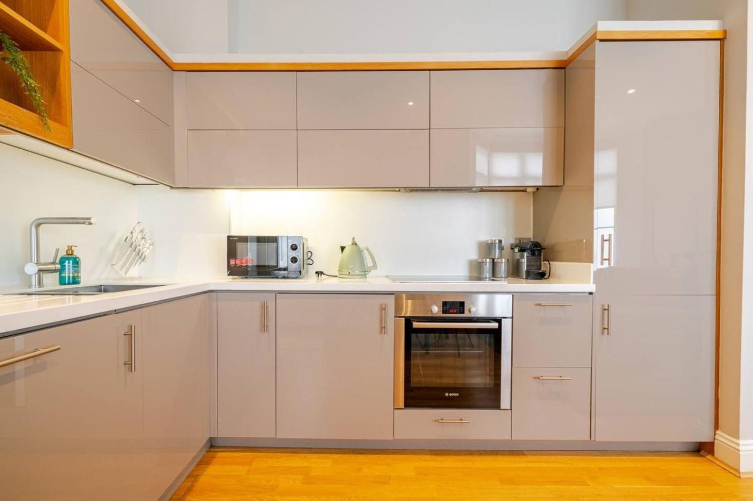 Tranquil And Bright 3 Bed Lux Appartement *