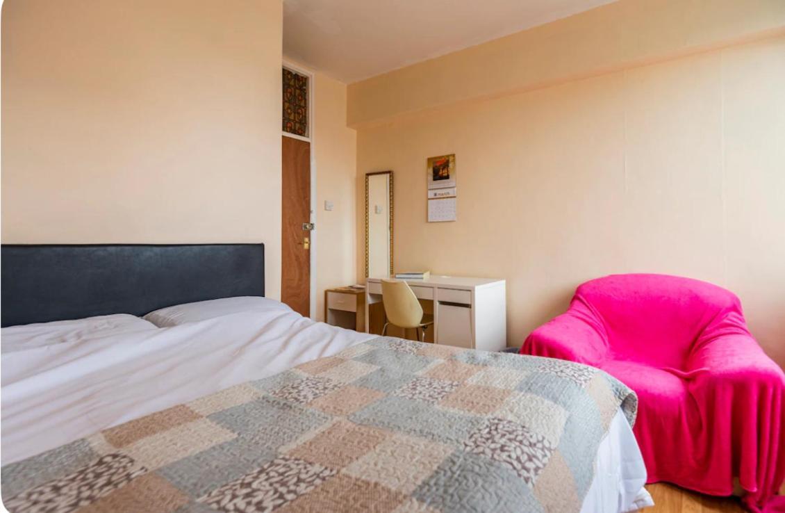 For Solo Traveller In Habitación en casa particular Londres