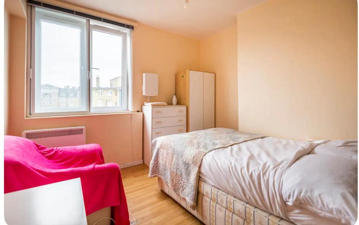 For Solo Traveller In Habitación en casa particular Londres