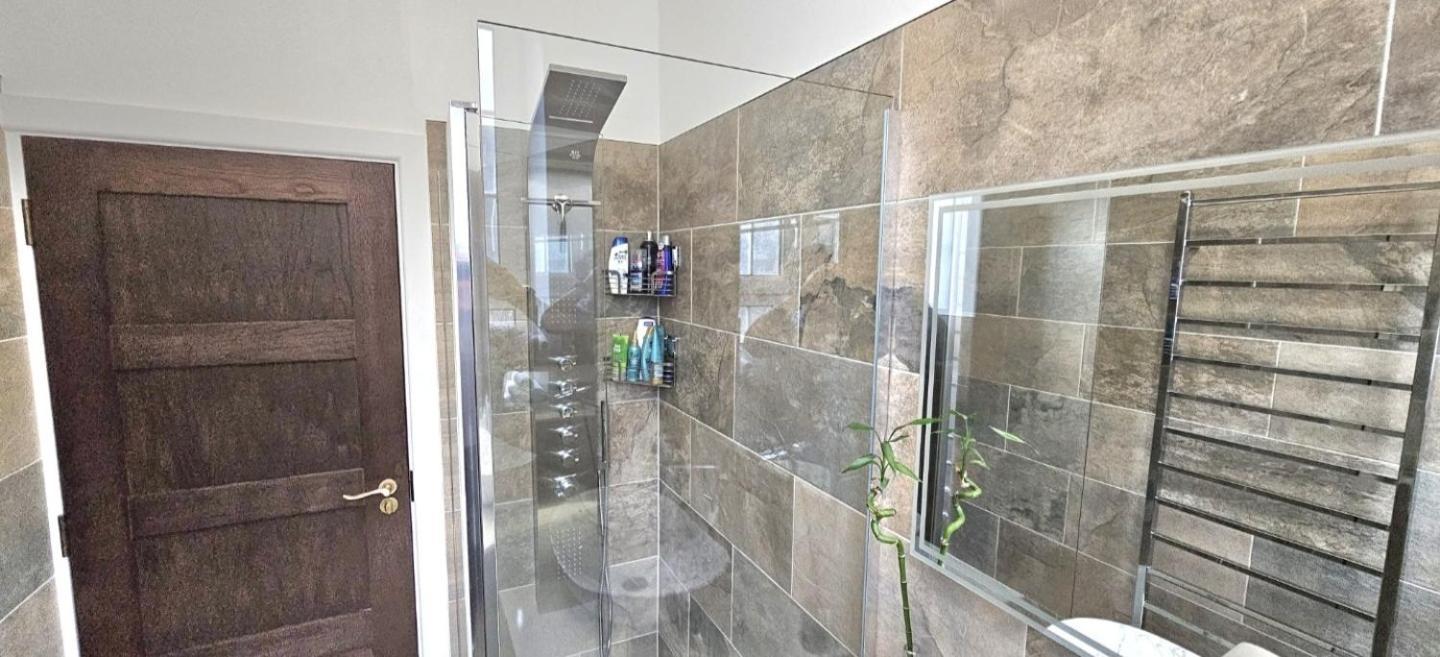 Bridge Stunning 2 Bedroom