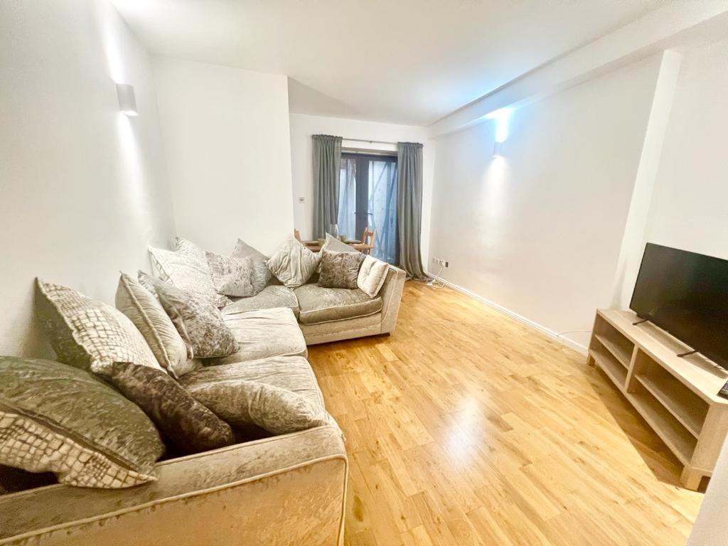 Beautiful 2 Bedrooms, Walking Distance From The Shard * Londres