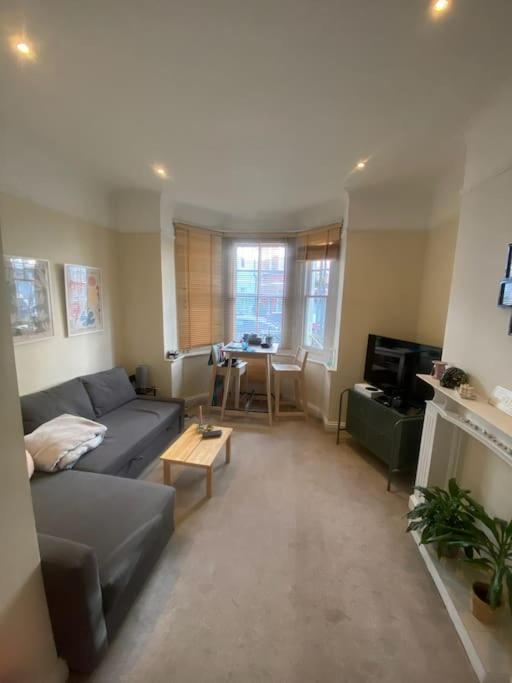 Dancer Road - Welcoming Flat With Outdoor Space Appartement Londres