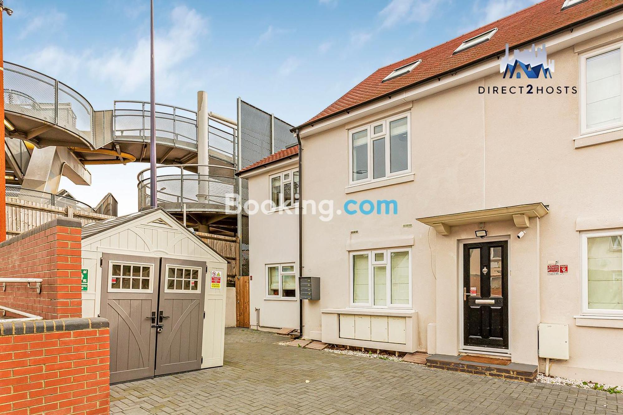 Exclusive Deals ! Last-minute ! Modern And Stylish Two Bedroom By Direct2hosts With Great Location! W3 7lu, United Kingdom ! By Nancy Short Lets & Serviced Accommodation! Appartement Londres