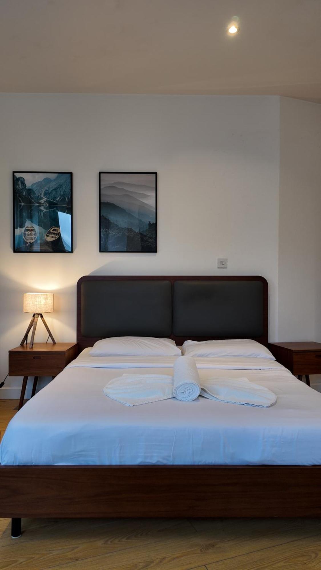 Stunning Piccadilly 1 Bedroom Flat In Vr9 * London