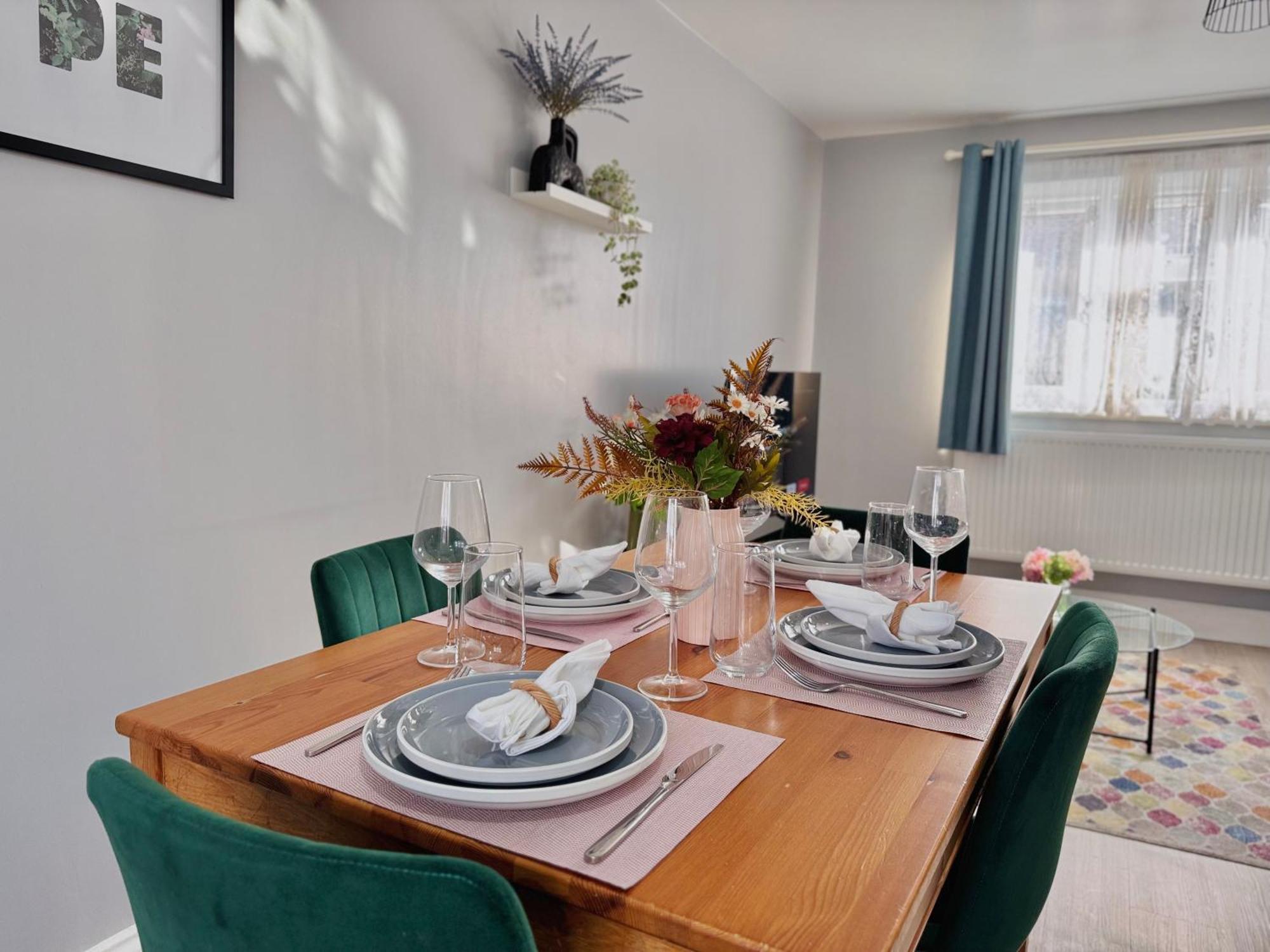 Garden 1-bed Flat 30min To Downtown & Free Parking *