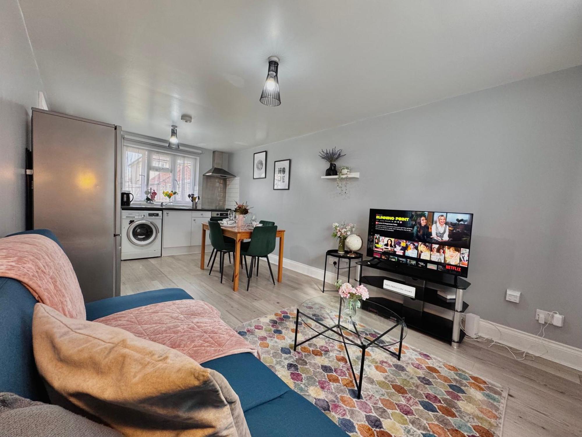 Garden 1-bed Flat 30min To Downtown & Free Parking Appartement Londres