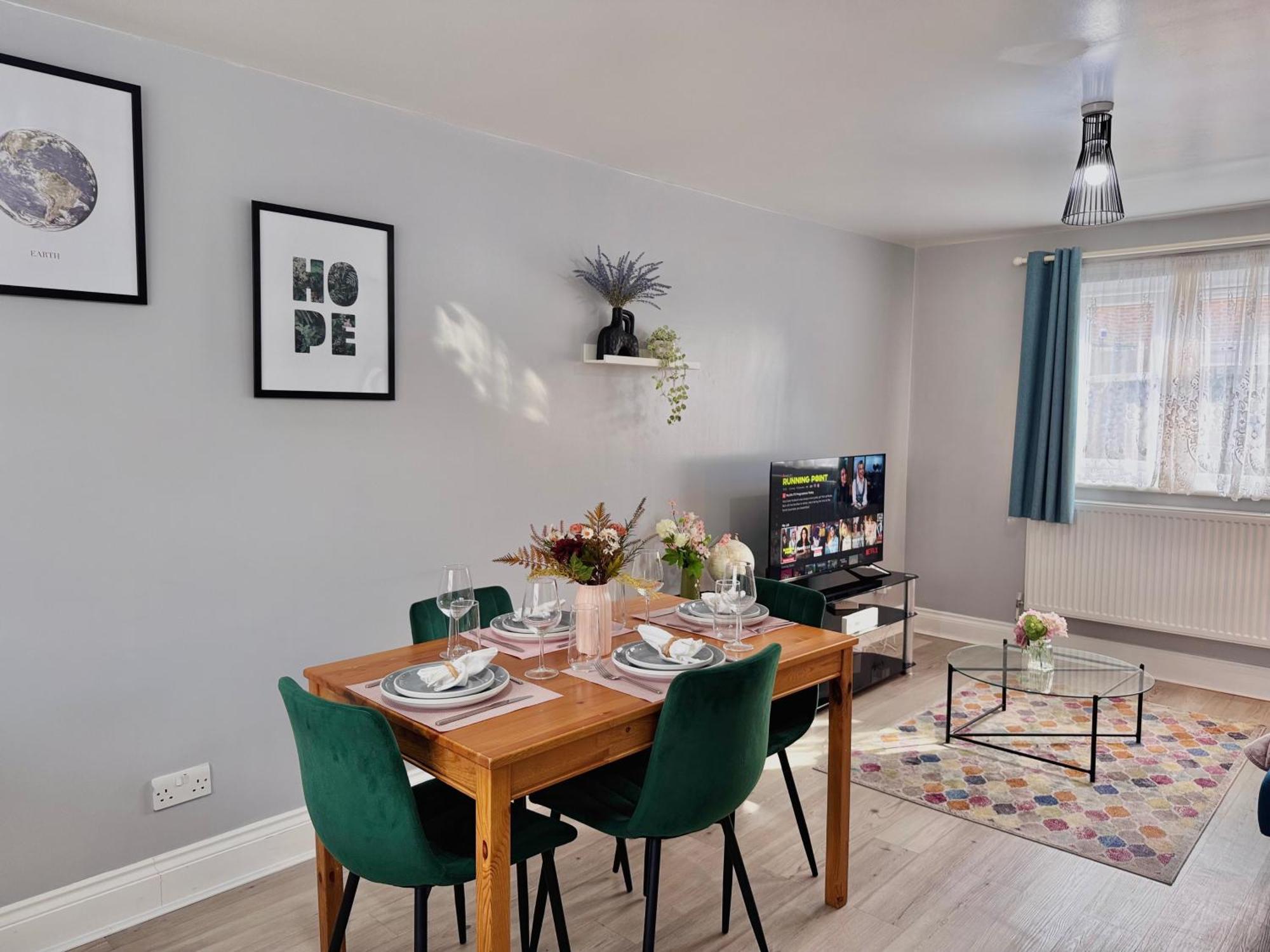 Garden 1-bed Flat 30min To Downtown & Free Parking *