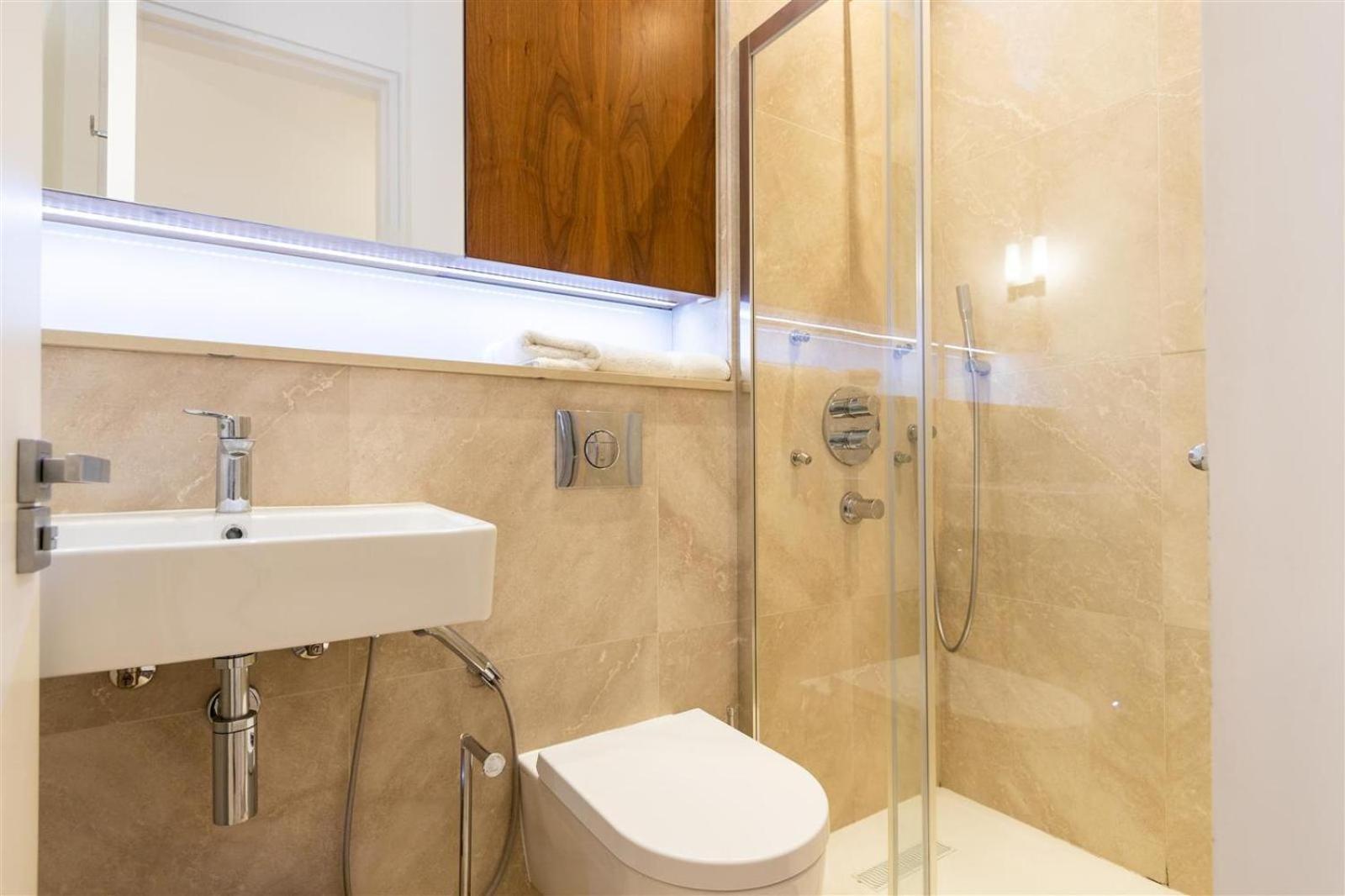 Clarges- Hsk Luxury Apartamento *