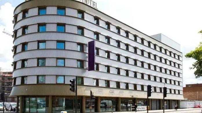 Cozy En-suite Stay, Steps From Elizabeth Line Appartement Londres