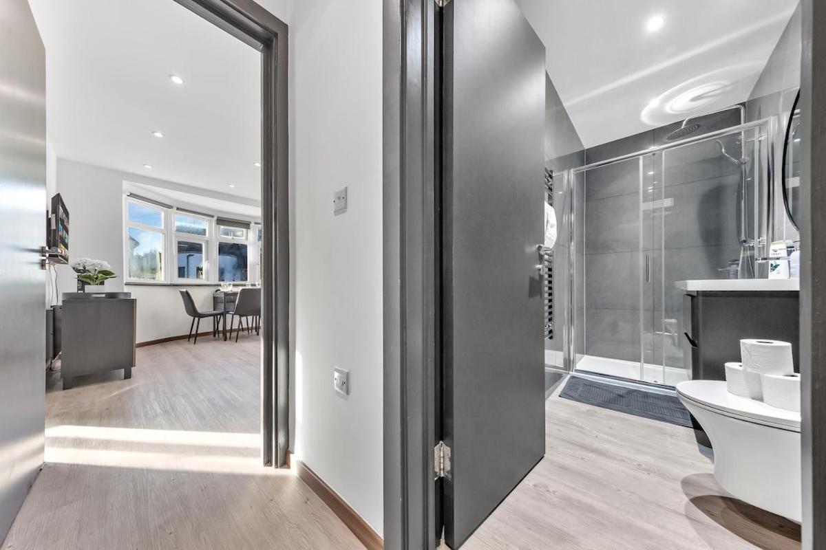 Modern 1 Bed Flat - Near Station - * Londres