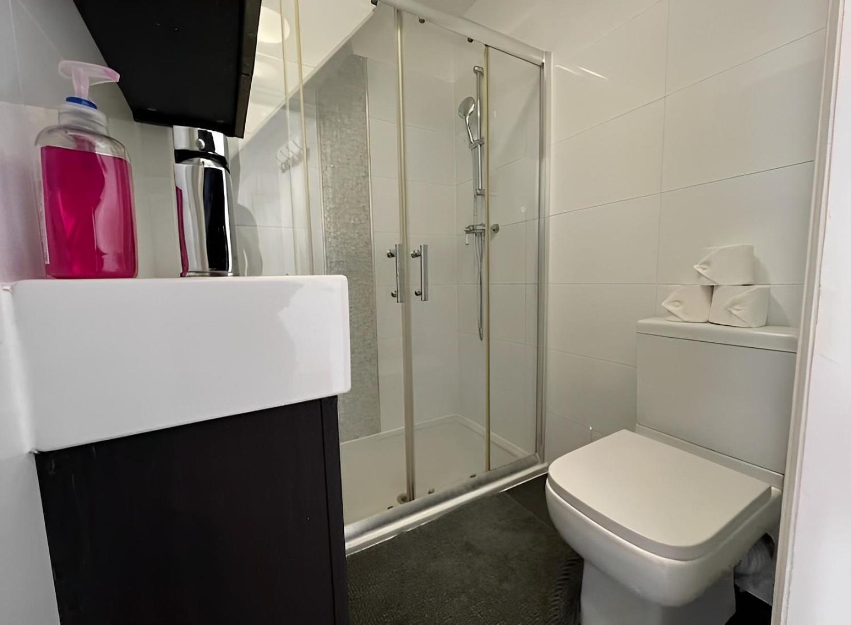 Appartement Compact Loftstudio For 4 People Shepherdsbush London Nearcentre *